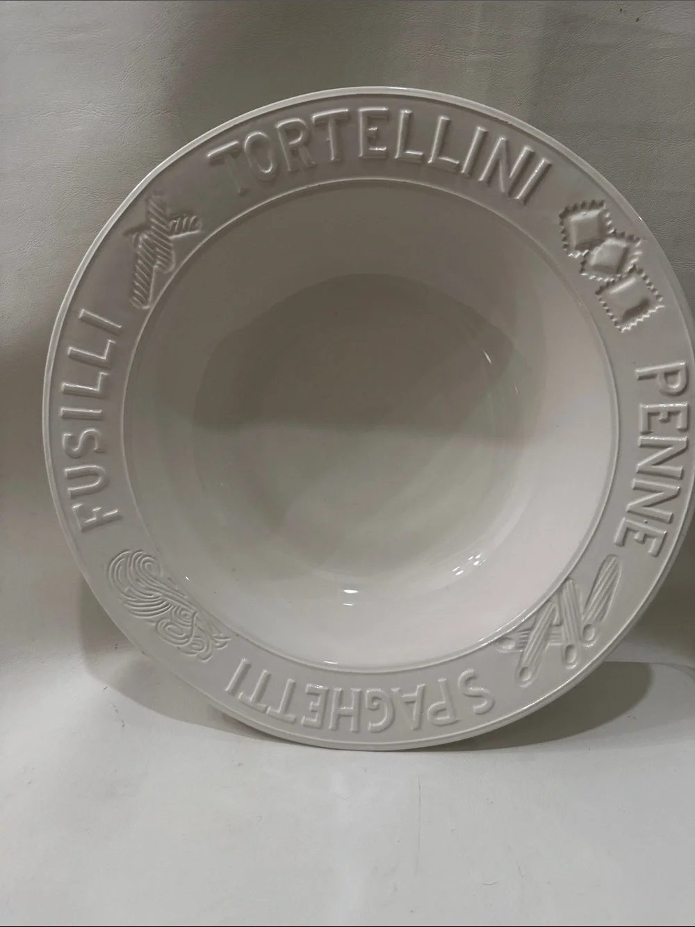 Sur La Table Italy White Pasta Serving Bowl 14 In X 3 3/4 Spaghetti Tortellini